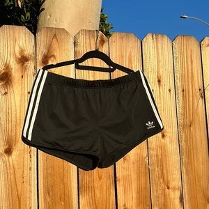 Adidas classic short shorts